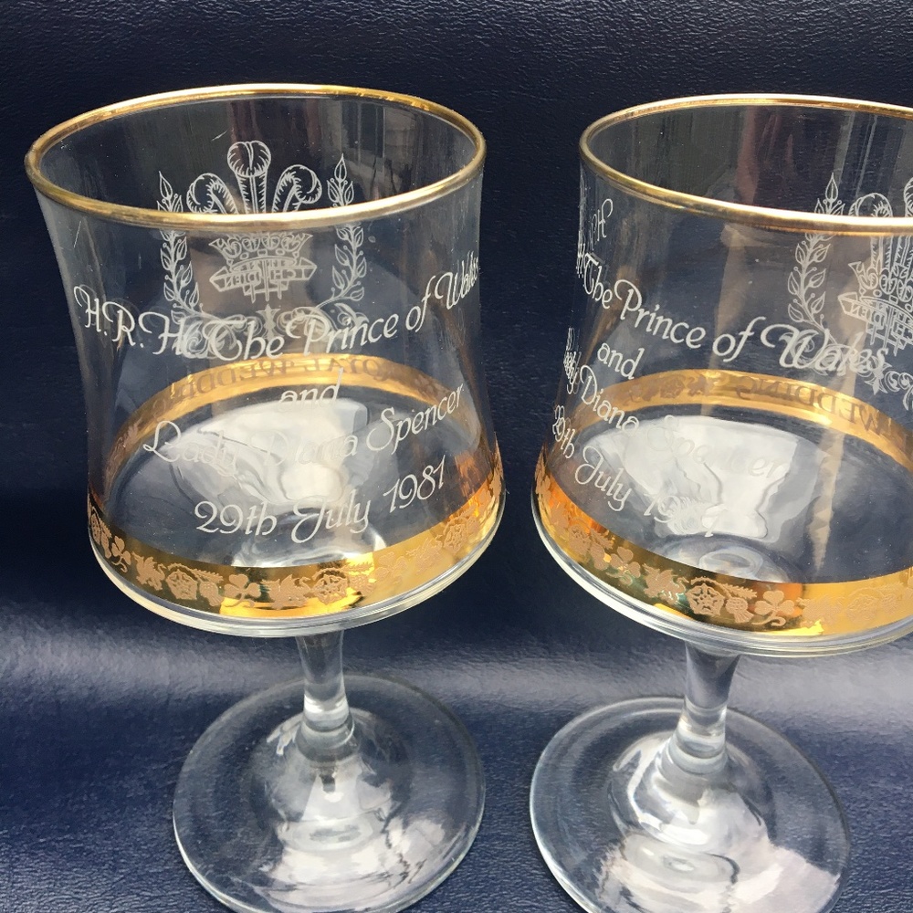 SET 2 COMMEMORATIVE WINE GLASSES PRINCE CHARLES & LADY DIANA WEDDING 1981